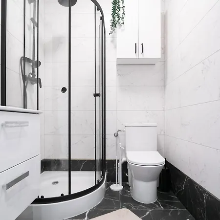 Ministudios Ursus By Vaya Varšava